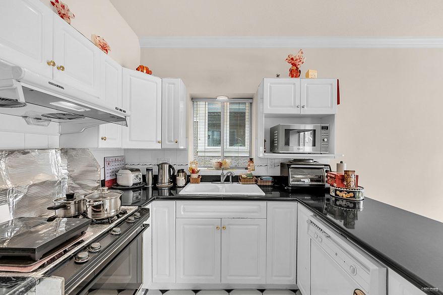 6388 Laburnum Street