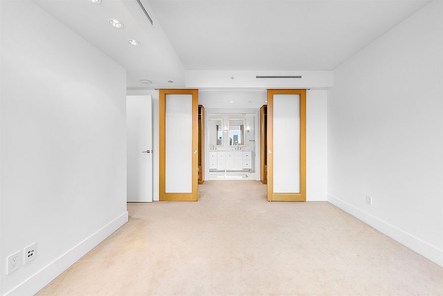 2301 667 Howe Street