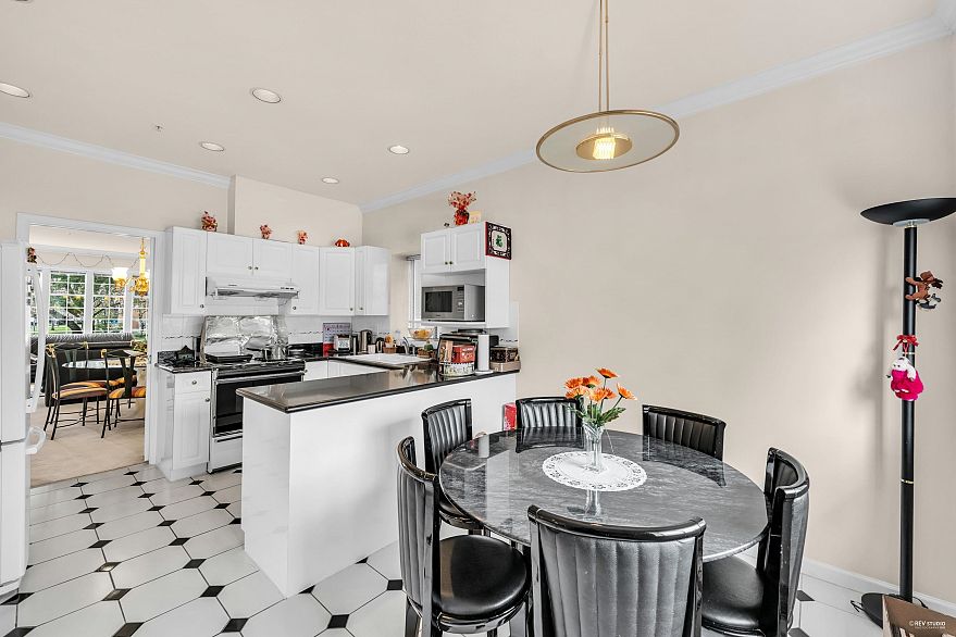 6388 Laburnum Street