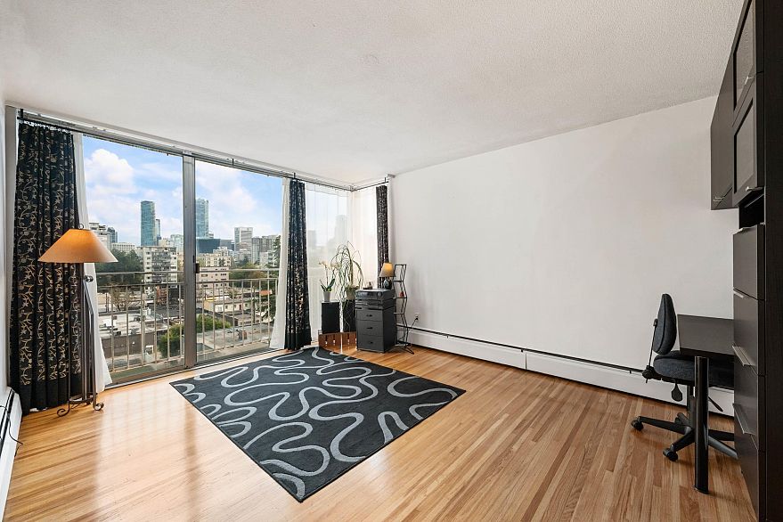 906 1250 Burnaby Street