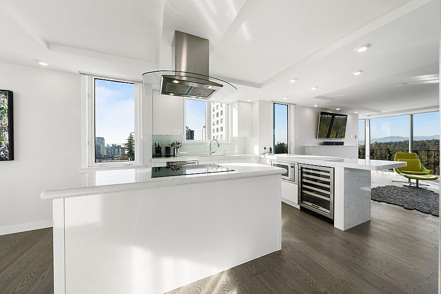 1001 845 Chilco Street