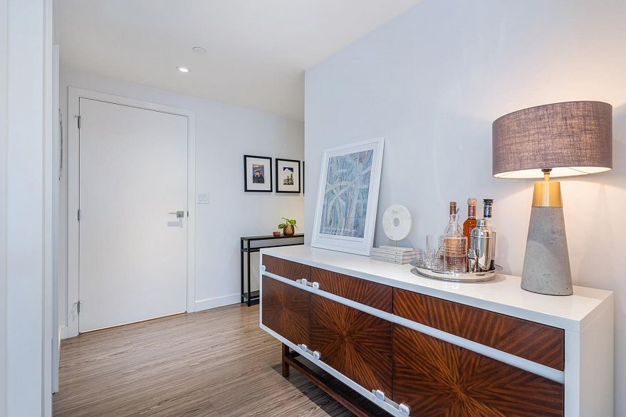 306 209 E 7th Avenue