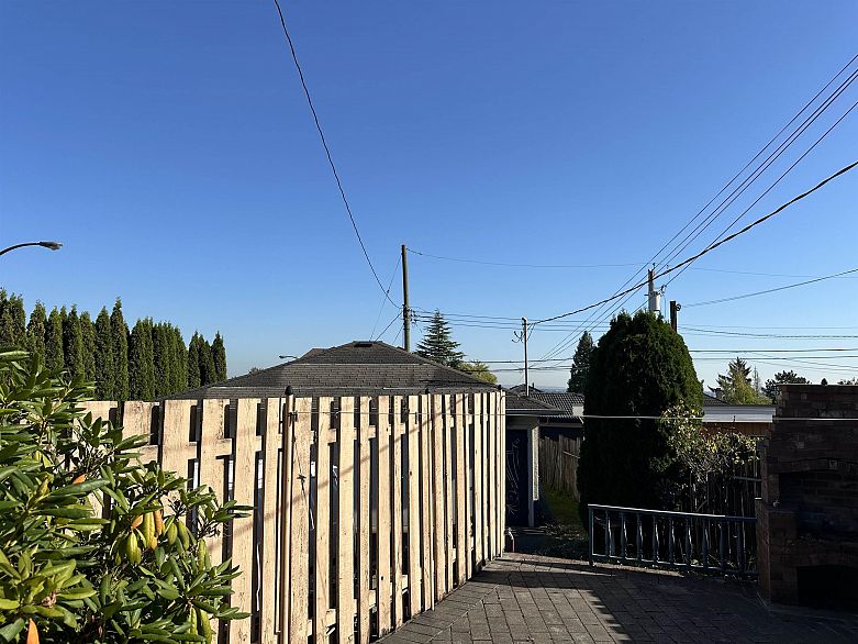 2376 Fraserview Drive