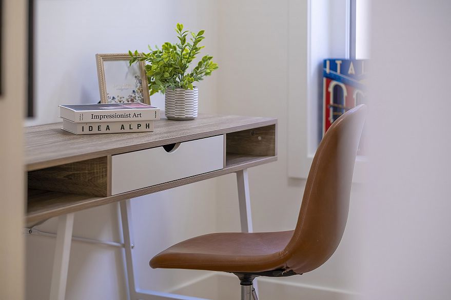 1 2777 E 27th Avenue