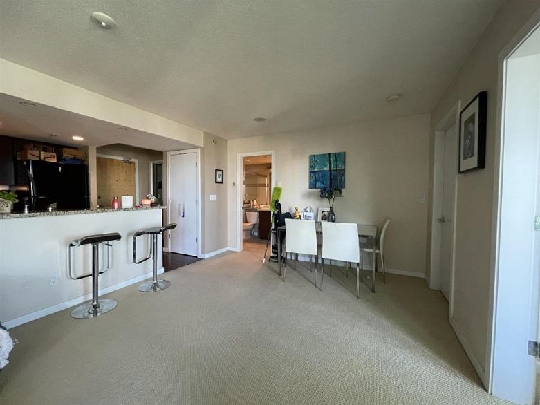 803 120 Milross Avenue