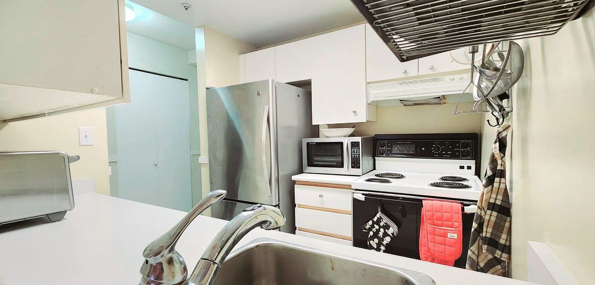 208 811 Helmcken Street