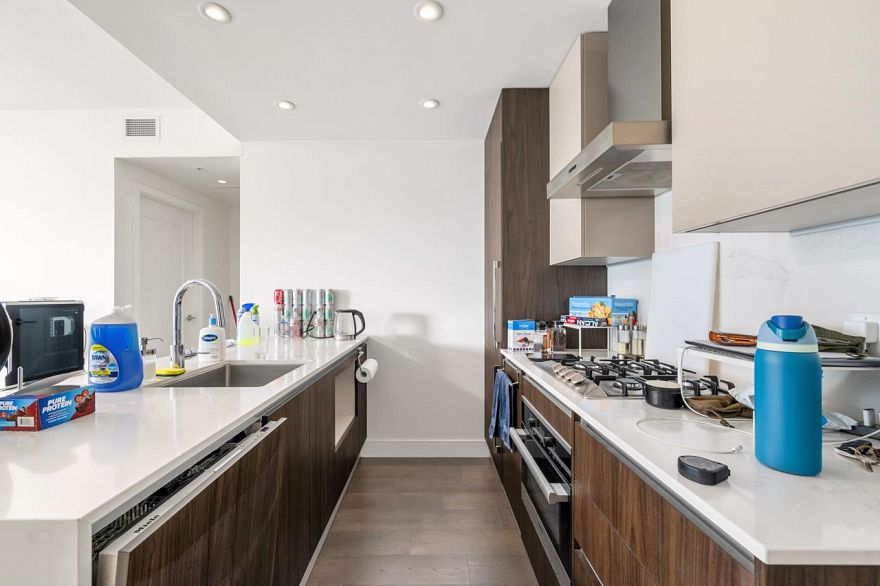 304 488 W 58th Avenue