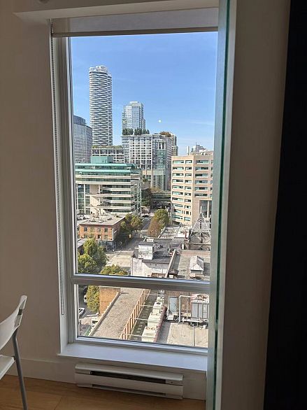 1503 565 Smithe Street