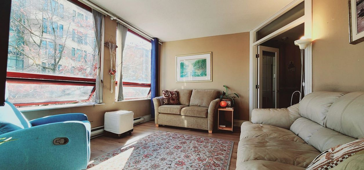 208 811 Helmcken Street