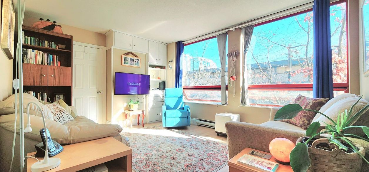 208 811 Helmcken Street