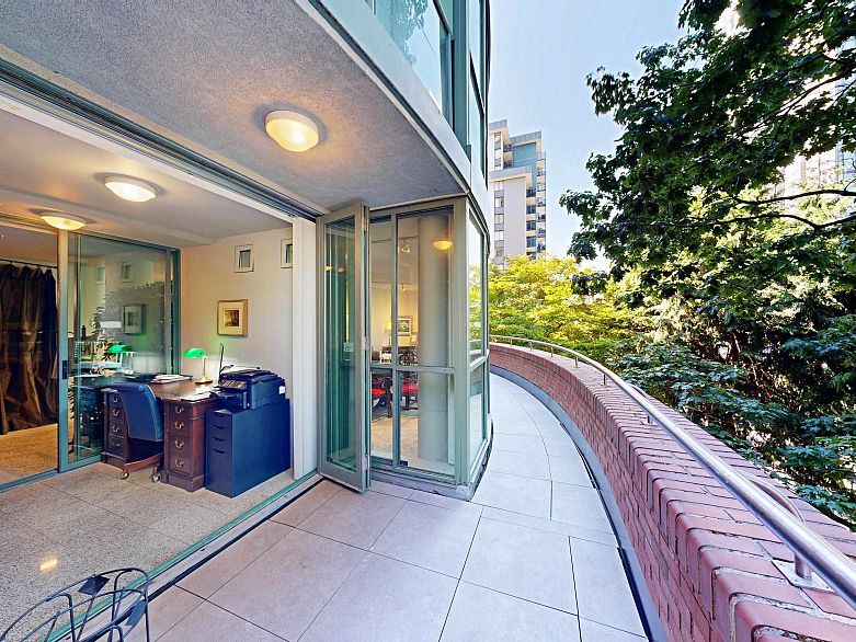 301 1888 Alberni Street