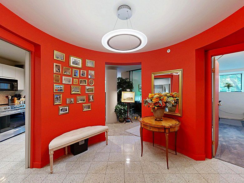 301 1888 Alberni Street