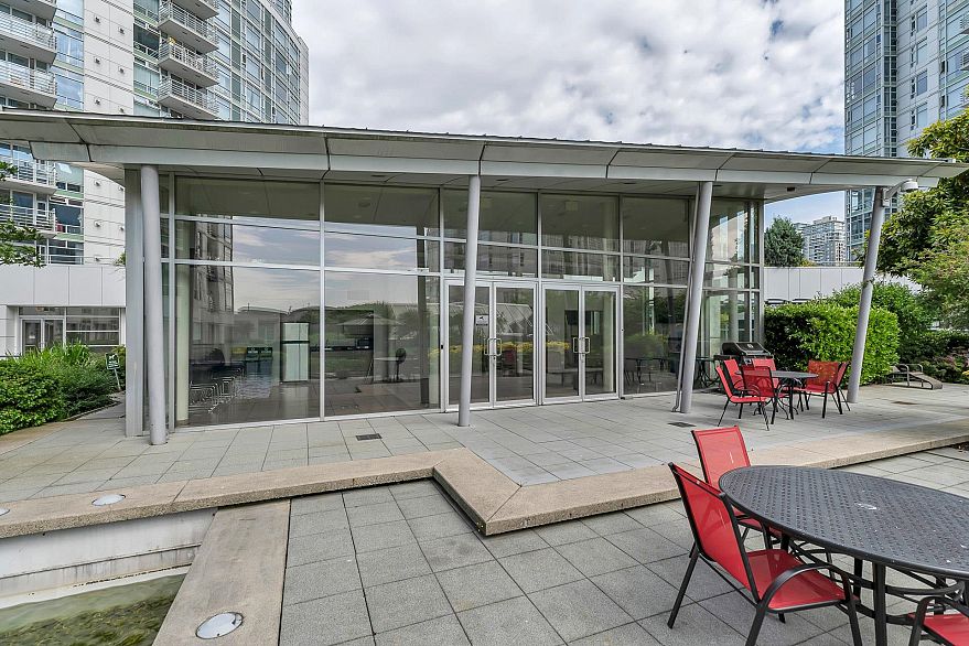 2706 198 Aquarius Mews