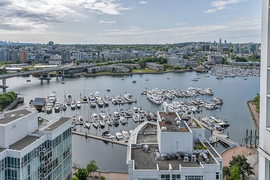 2706 198 Aquarius Mews