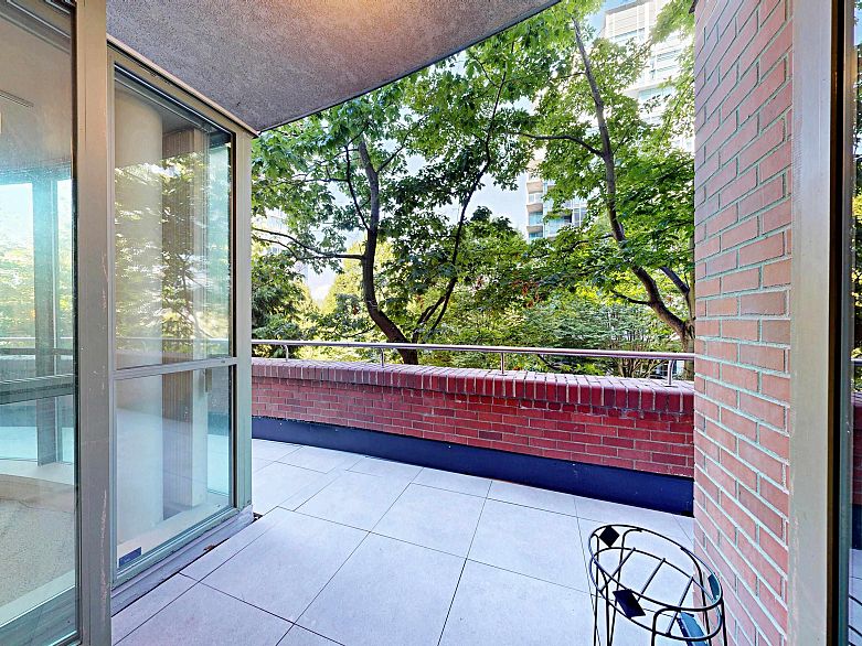 301 1888 Alberni Street