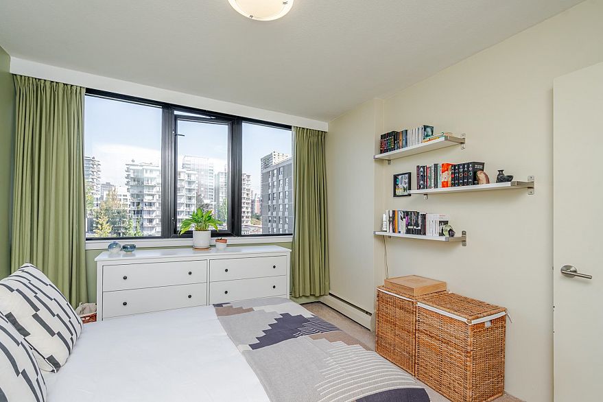 1004 1330 Harwood Street