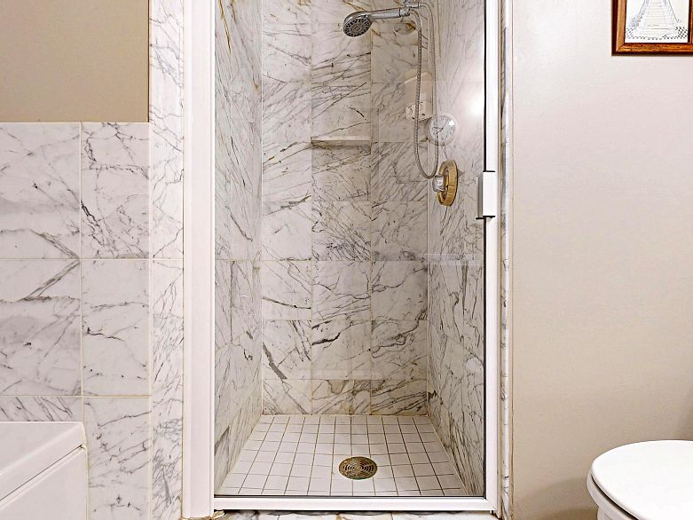 301 1888 Alberni Street