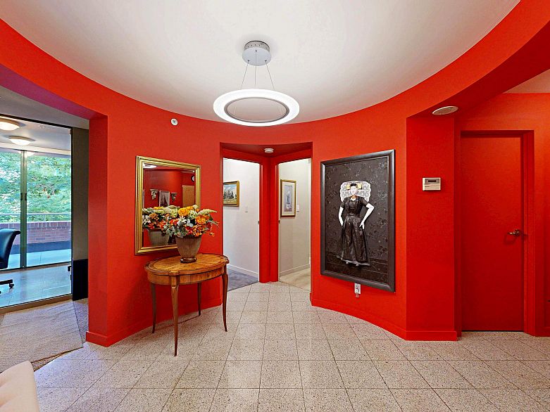 301 1888 Alberni Street