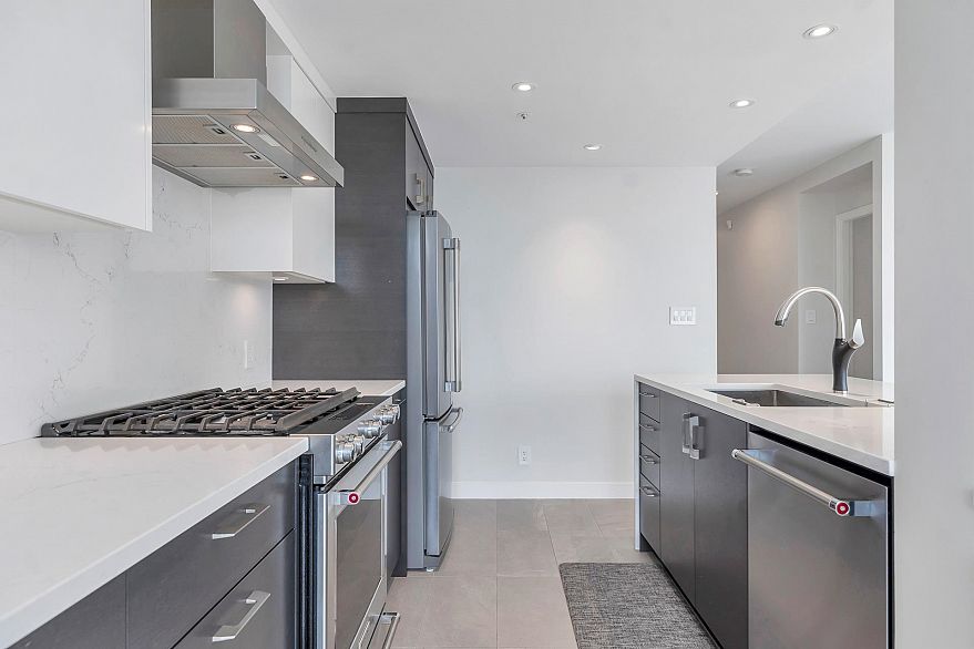 2706 198 Aquarius Mews