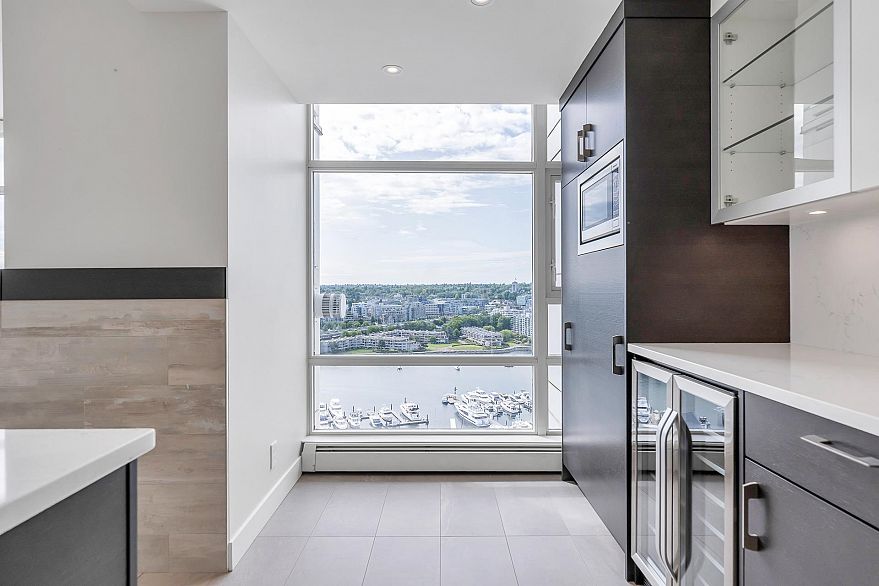 2706 198 Aquarius Mews