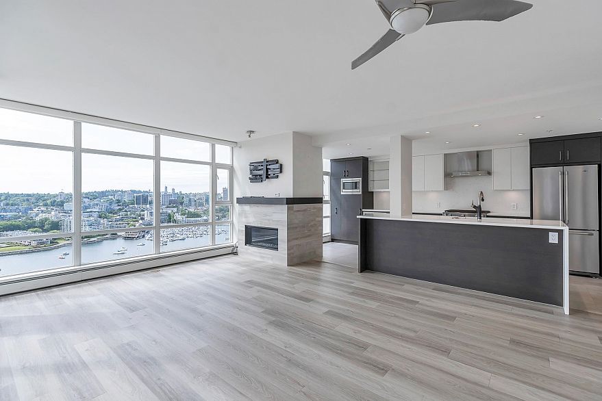 2706 198 Aquarius Mews