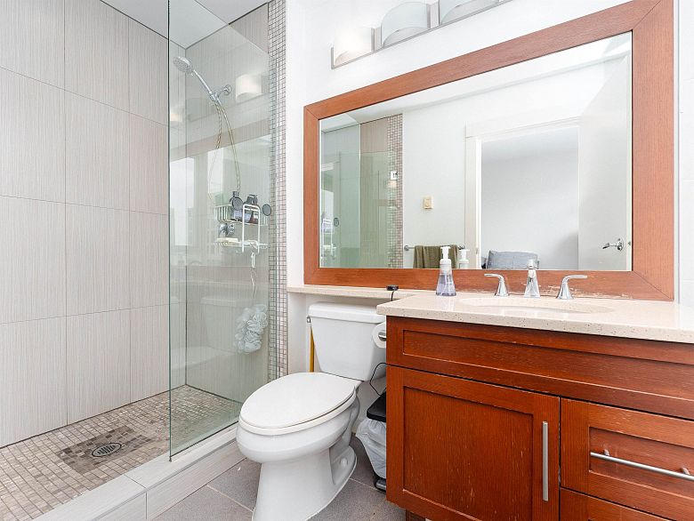 2803 1189 Melville Street