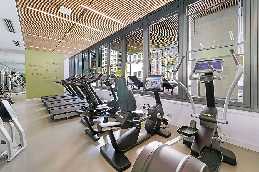 4201 777 Richards Street