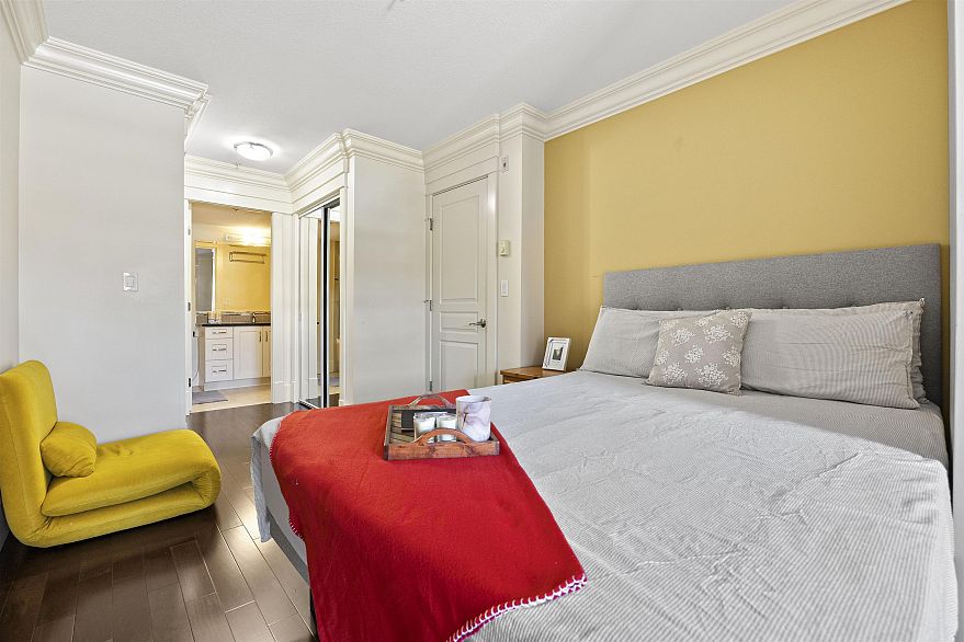 312 5723 Collingwood Street