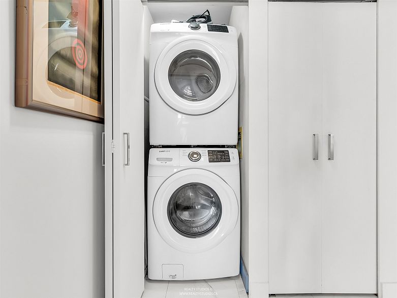 607 1450 Pennyfarthing Drive