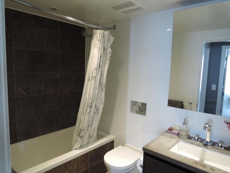 704 1571 W 57th Avenue