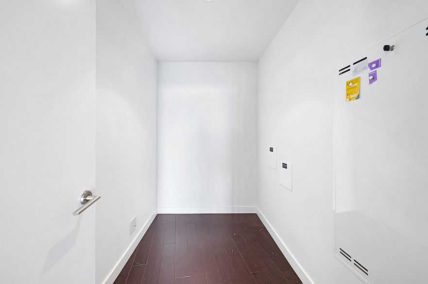 4201 777 Richards Street