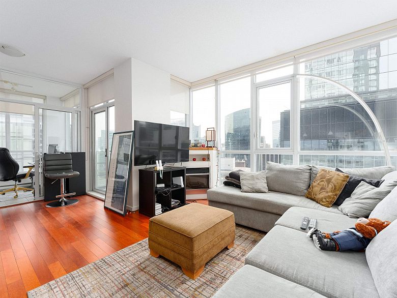 2803 1189 Melville Street