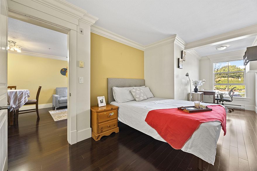 312 5723 Collingwood Street