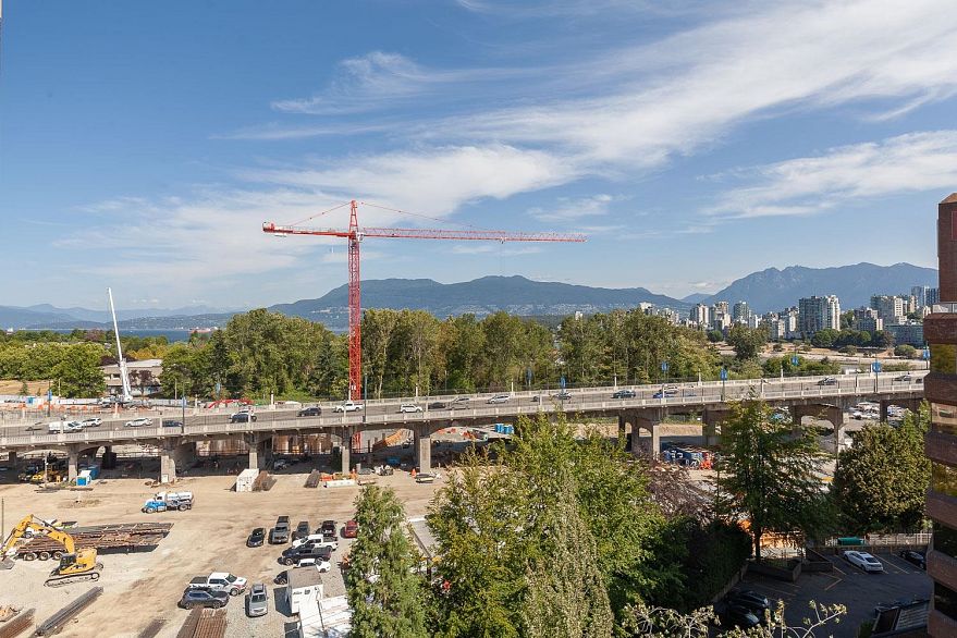 1003 1450 Pennyfarthing Drive