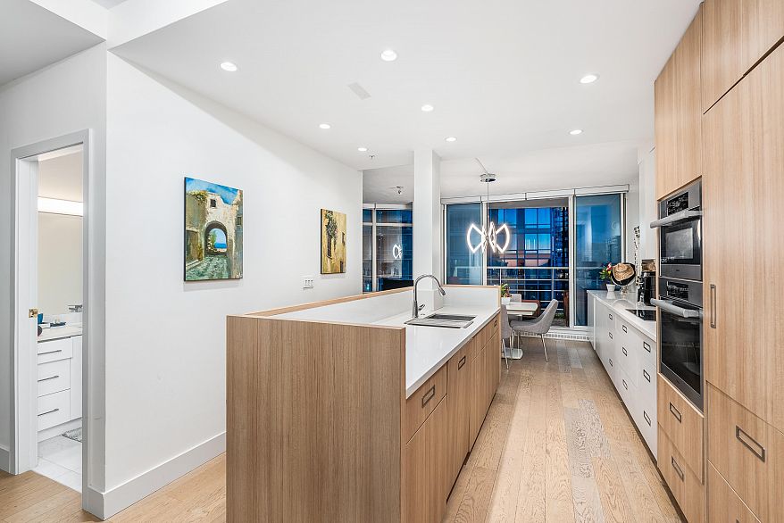 2303 1200 Alberni Street