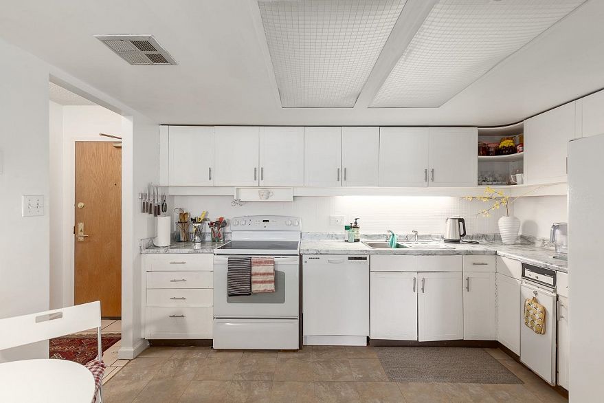 1003 1450 Pennyfarthing Drive