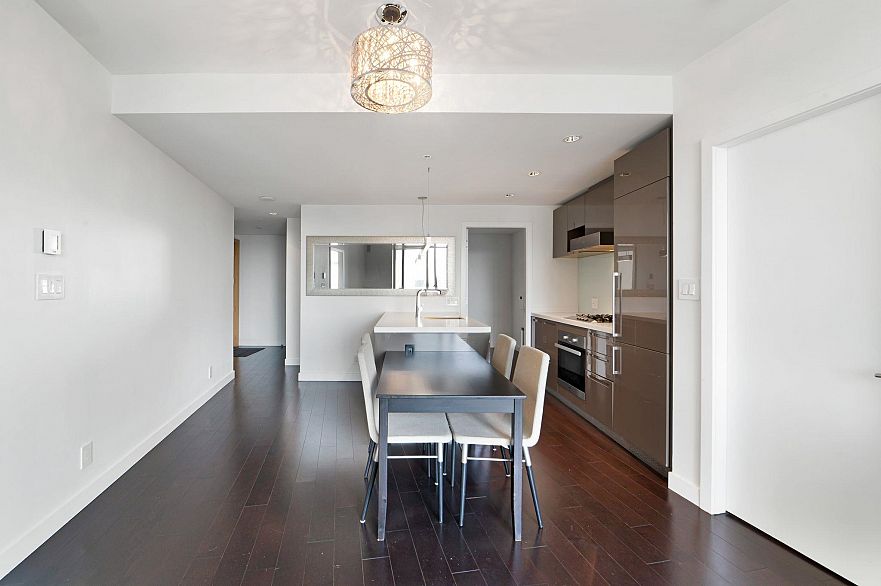 4201 777 Richards Street