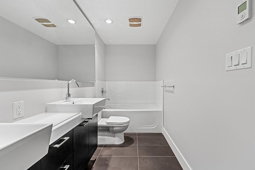 2703 535 Smithe Street