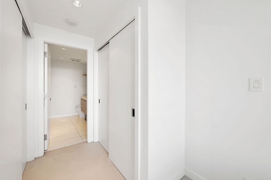 4201 777 Richards Street