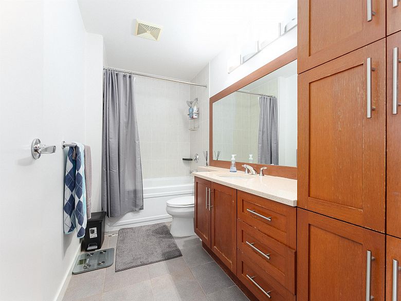 2803 1189 Melville Street