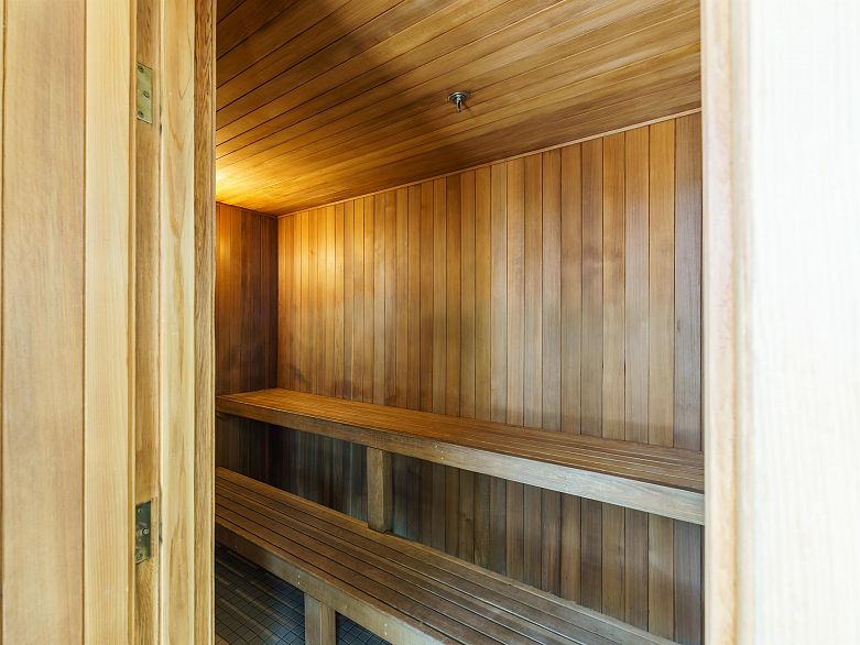 2803 1189 Melville Street