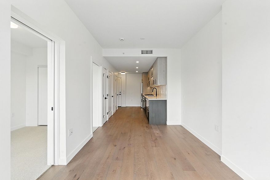 310 6859 Cambie Street