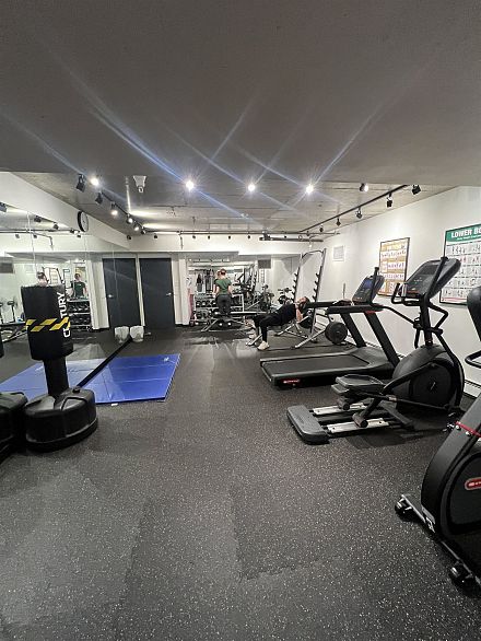 319 1500 Pendrell Street