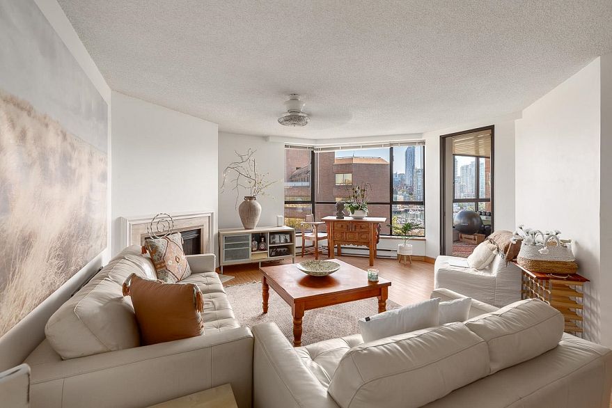 1003 1450 Pennyfarthing Drive