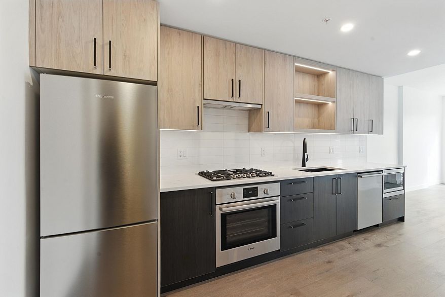 310 6859 Cambie Street