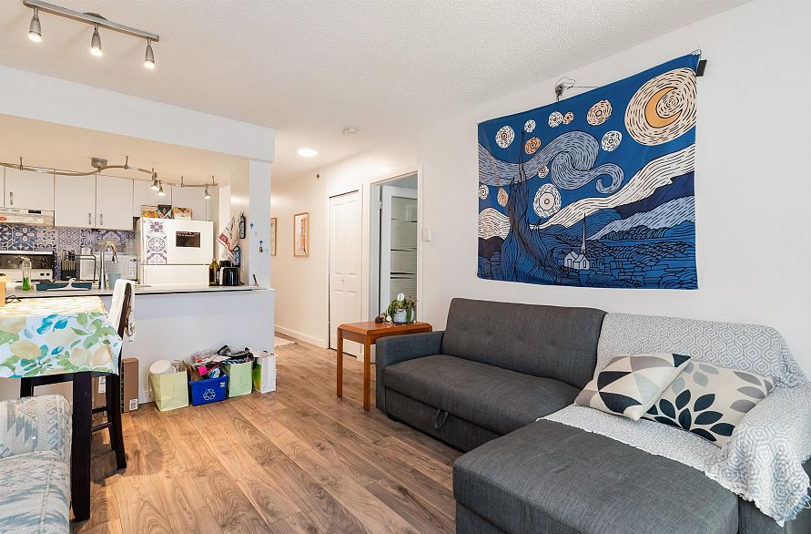 1004 789 Drake Street