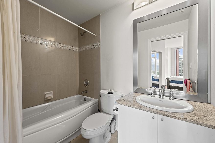 1705 1211 Melville Street