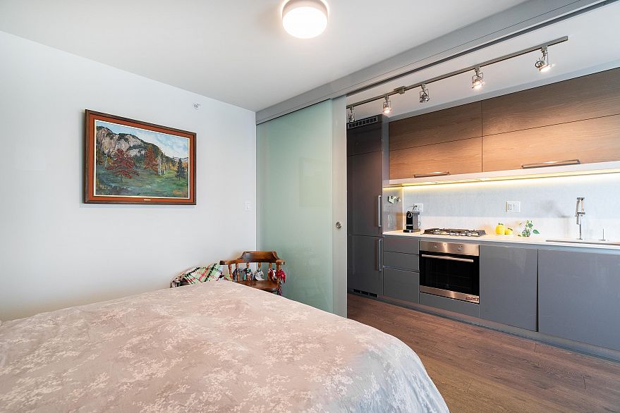 902 189 Keefer Street