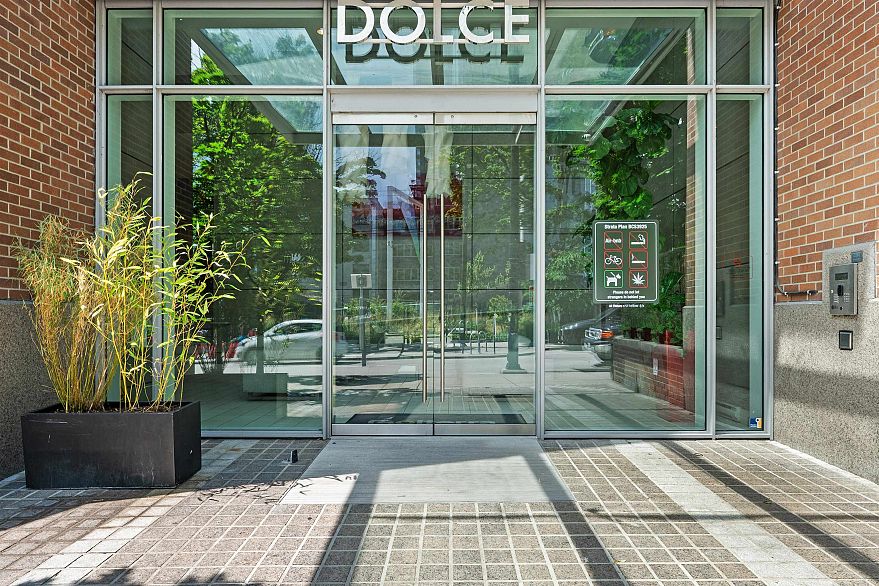 2703 535 Smithe Street