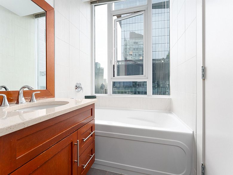 2803 1189 Melville Street